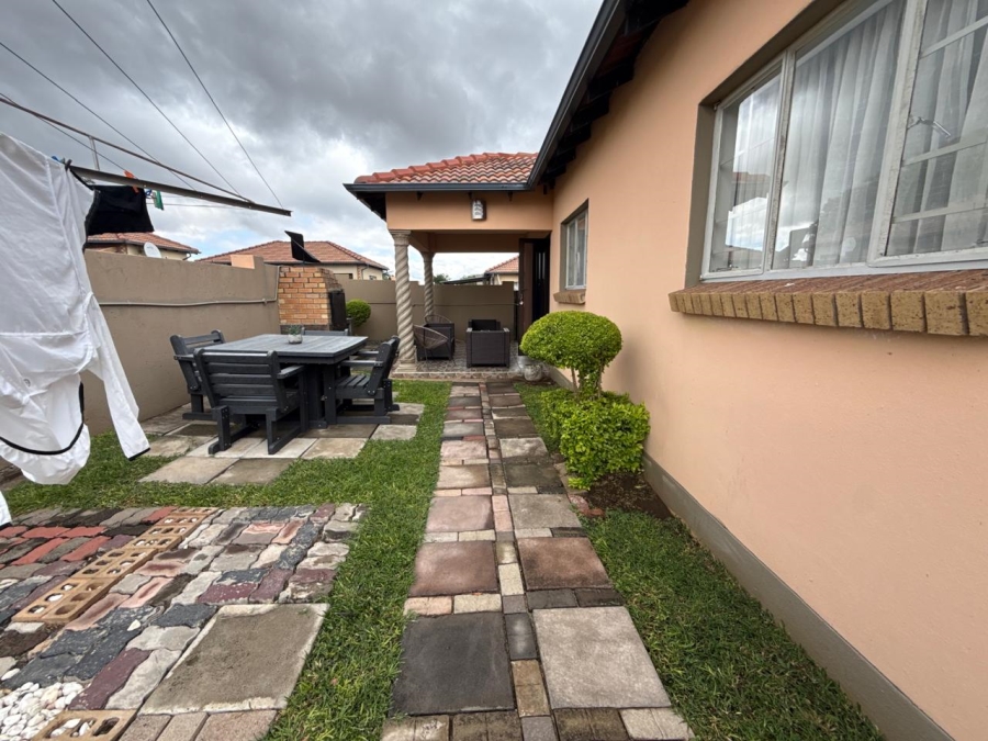 3 Bedroom Property for Sale in Waterval East North West